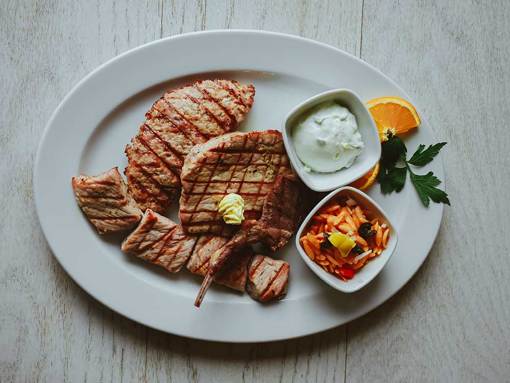 Experience a wide range of different meat specialities at sweet GREECE in Dresden